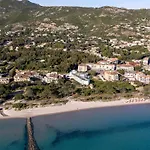 Calvi מלון