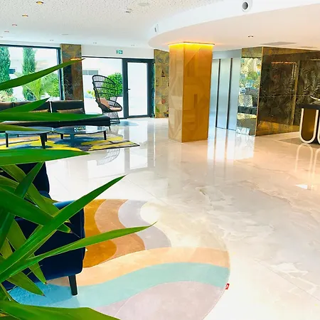 卡尔维酒店 3* 卡尔维